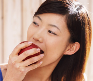 髪が抜けやすいのは薄毛の兆候?