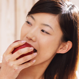 髪が抜けやすいのは薄毛の兆候？